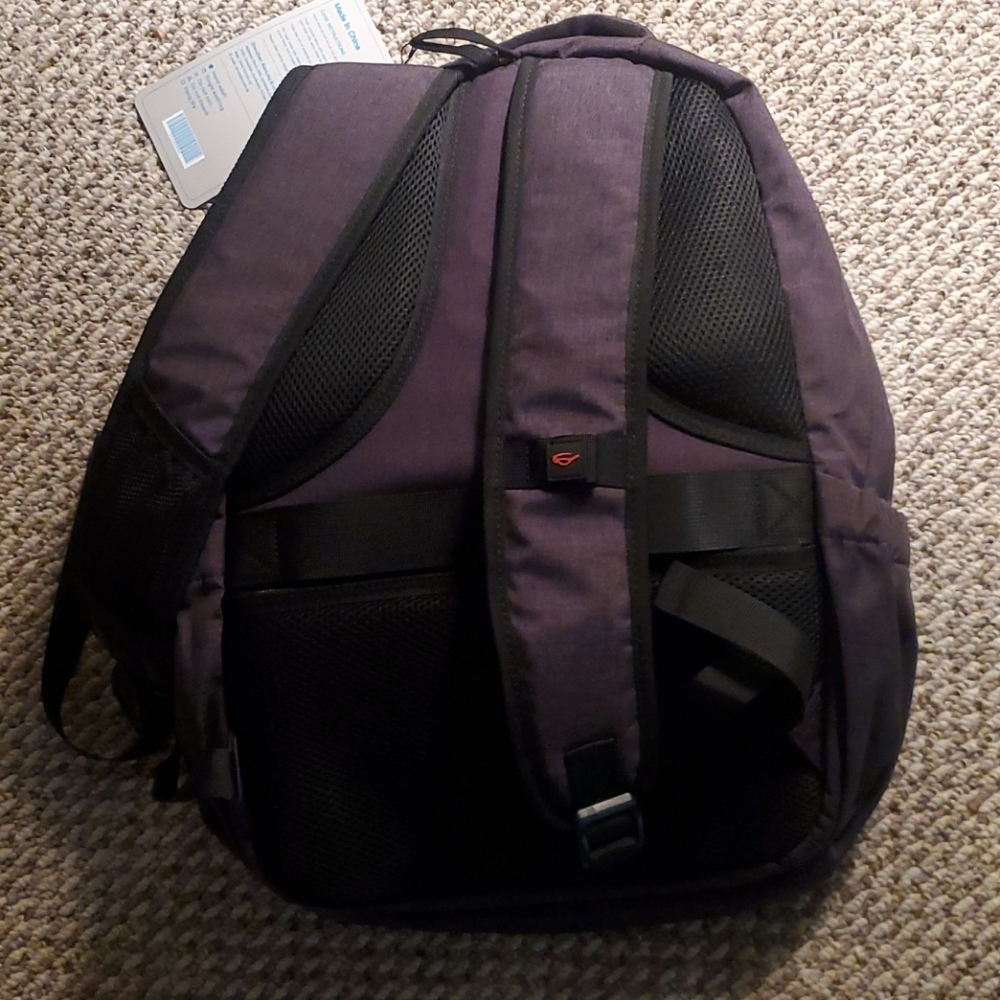 Laptop/electronics backpack - Picture 2 of 8